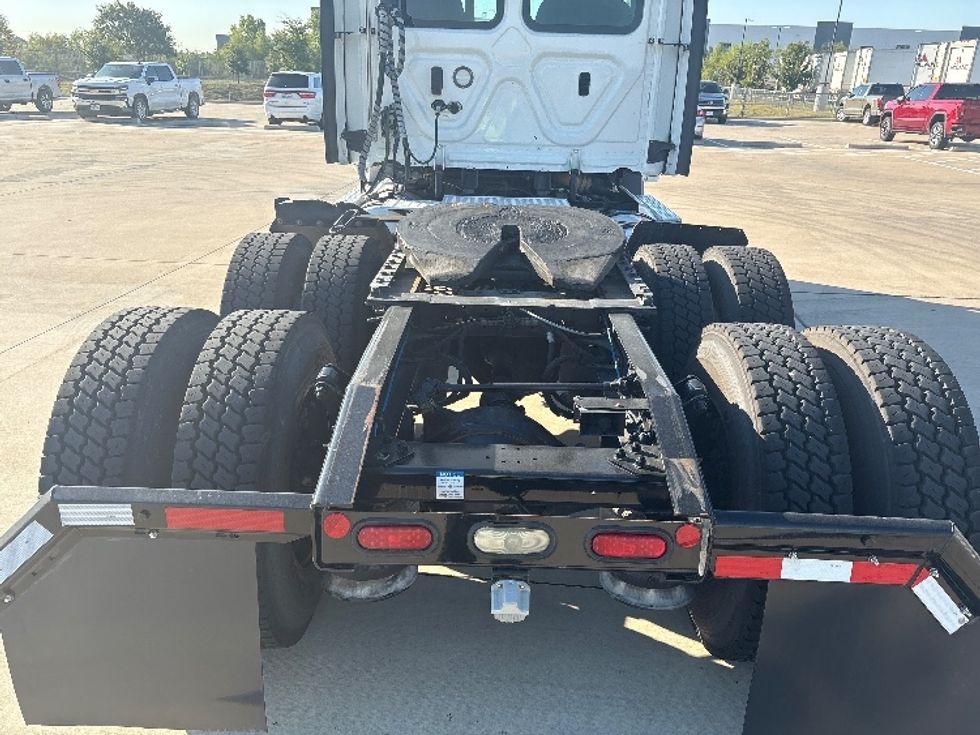 Day Cab Tractor-Heavy Duty Tractors-Freightliner-2022-T11664ST-Fort Worth-TX-332,623\n\t\tmiles-$ 69,500 - Image 6
