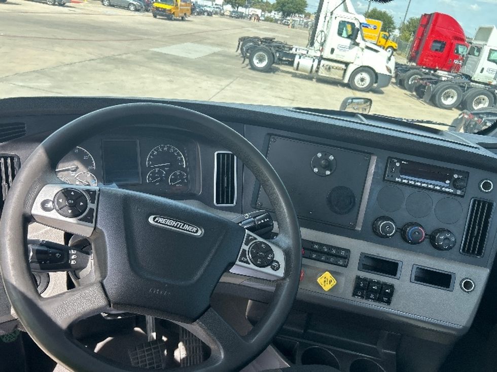 Day Cab Tractor-Heavy Duty Tractors-Freightliner-2022-T11664ST-Fort Worth-TX-342,576\n\t\tmiles-$ 72,000 - Image 11