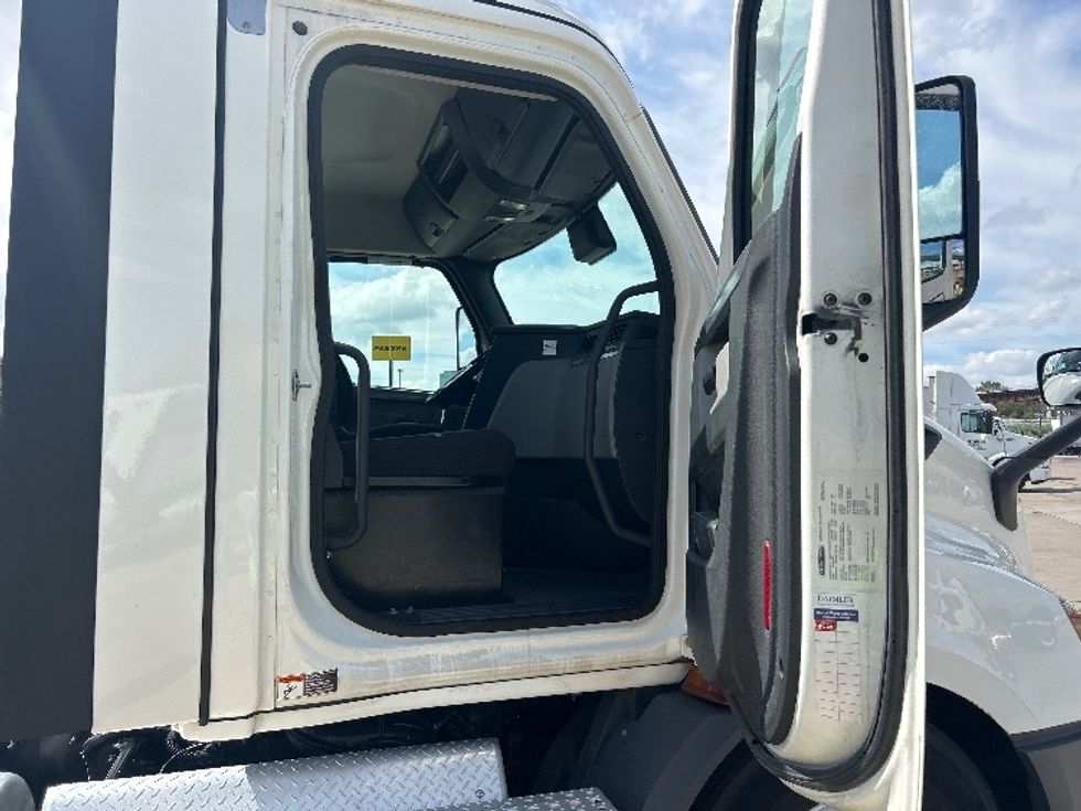 Day Cab Tractor-Heavy Duty Tractors-Freightliner-2022-T11664ST-Fort Worth-TX-342,576\n\t\tmiles-$ 72,000 - Image 12