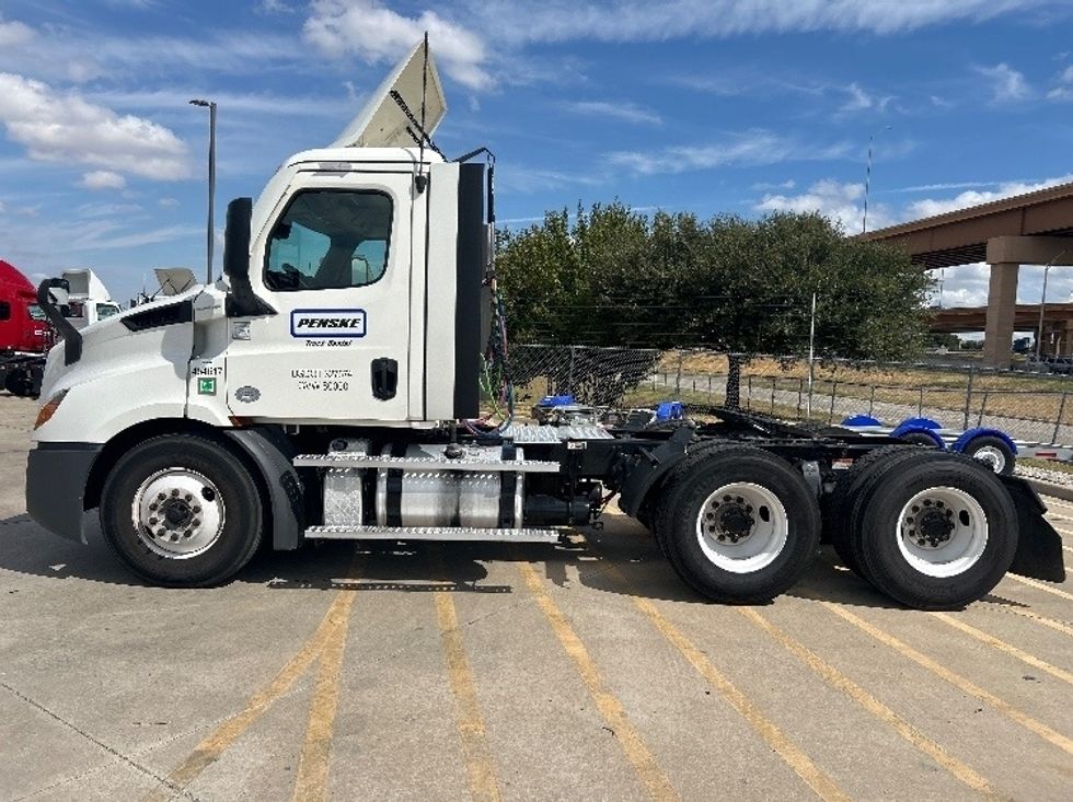 Day Cab Tractor-Heavy Duty Tractors-Freightliner-2022-T11664ST-Fort Worth-TX-342,576\n\t\tmiles-$ 72,000 - Image 4