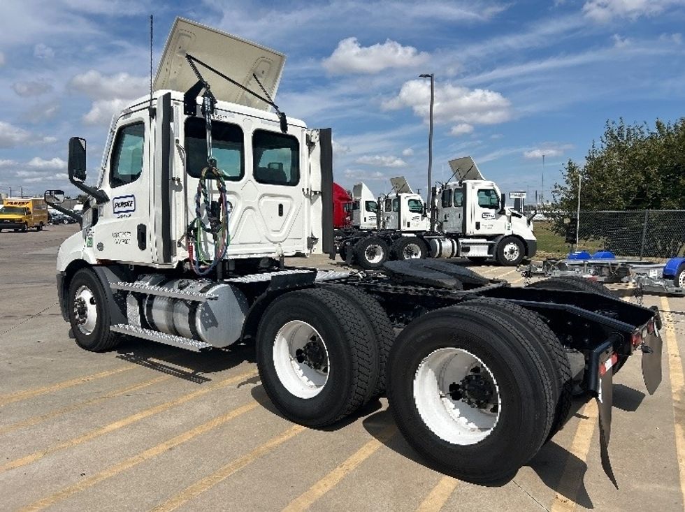 Day Cab Tractor-Heavy Duty Tractors-Freightliner-2022-T11664ST-Fort Worth-TX-342,576\n\t\tmiles-$ 72,000 - Image 5