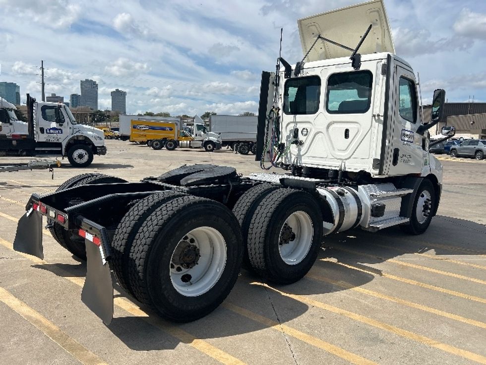 Day Cab Tractor-Heavy Duty Tractors-Freightliner-2022-T11664ST-Fort Worth-TX-342,576\n\t\tmiles-$ 72,000 - Image 7
