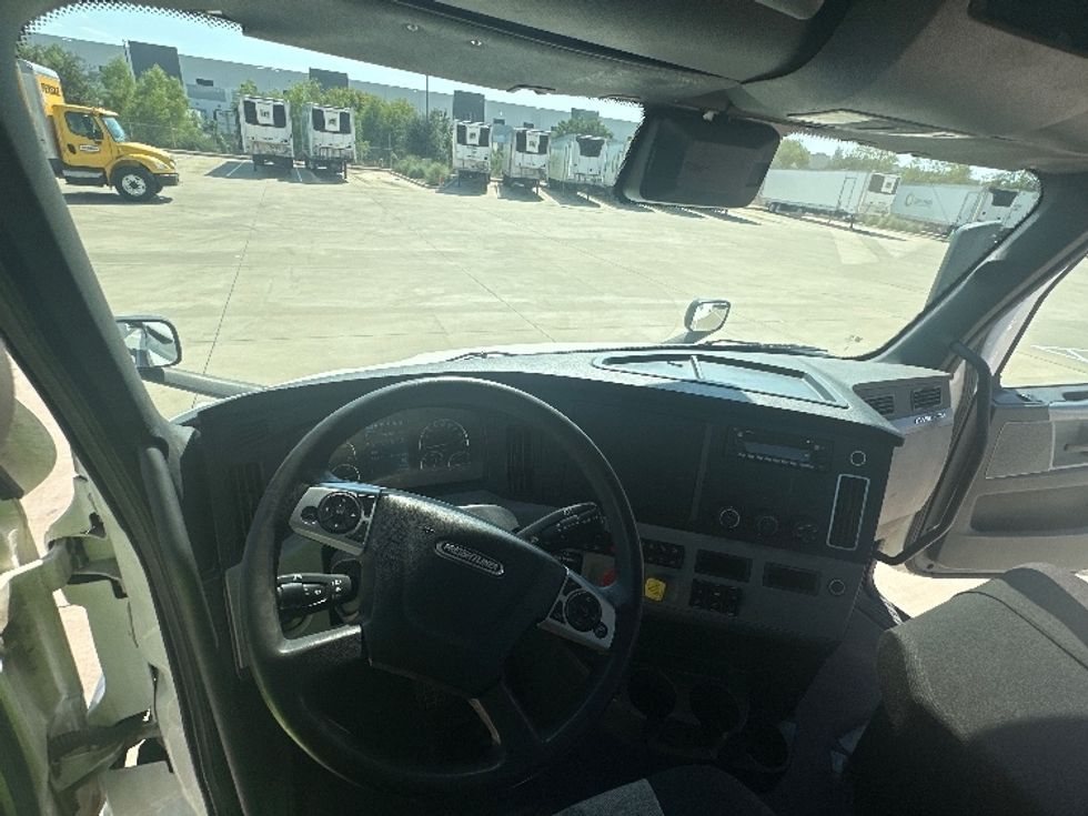 Day Cab Tractor-Heavy Duty Tractors-Freightliner-2022-T11664ST-Fort Worth-TX-347,568\n\t\tmiles-$ 68,750 - Image 11