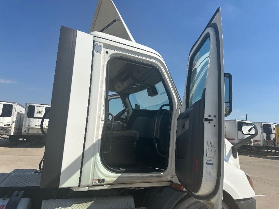 Day Cab Tractor-Heavy Duty Tractors-Freightliner-2022-T11664ST-Fort Worth-TX-347,568\n\t\tmiles-$ 68,750 - Image 12