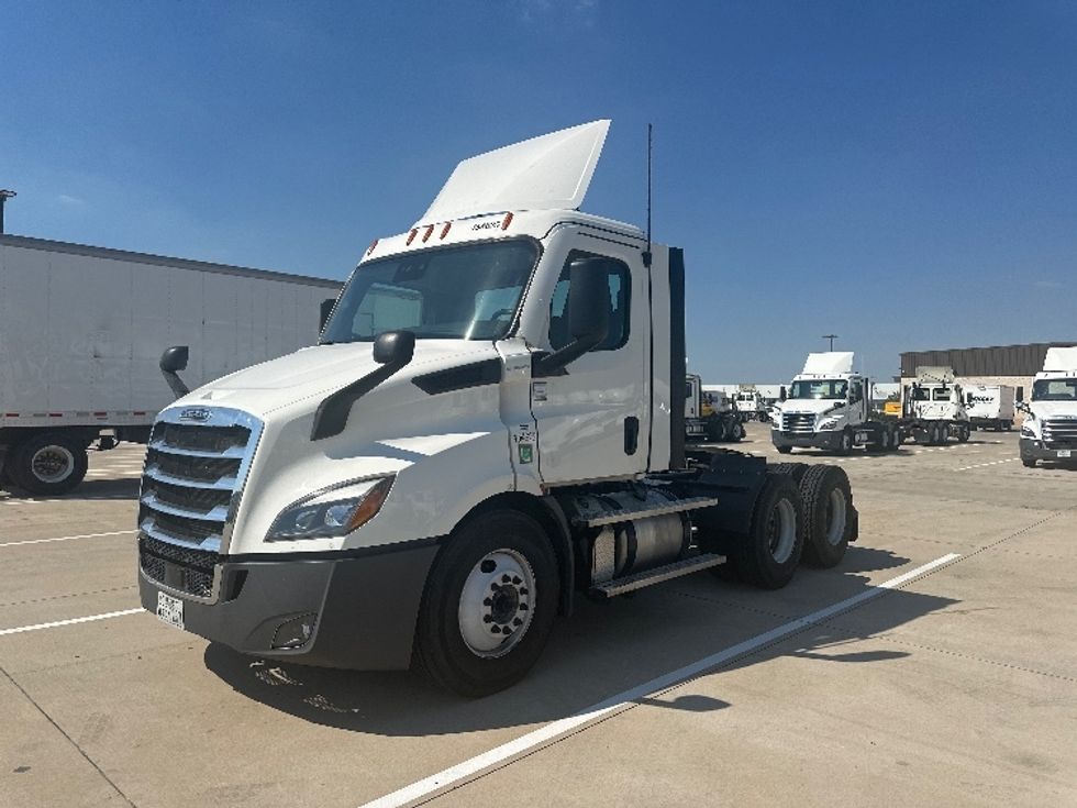 Day Cab Tractor-Heavy Duty Tractors-Freightliner-2022-T11664ST-Fort Worth-TX-347,568\n\t\tmiles-$ 68,750 - Image 3