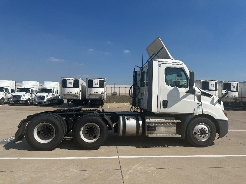 Day Cab Tractor-Heavy Duty Tractors-Freightliner-2022-T11664ST-Fort Worth-TX-347,568\n\t\tmiles-$ 68,750 - Image 8