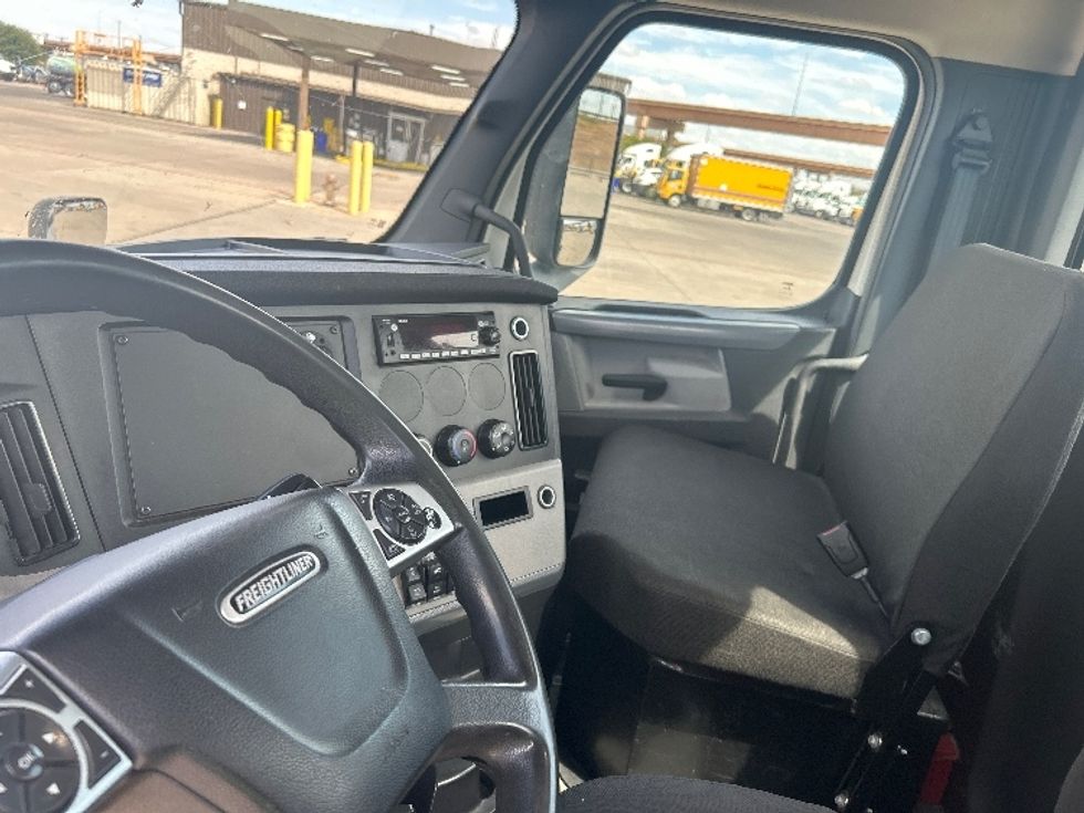 Day Cab Tractor-Heavy Duty Tractors-Freightliner-2022-T11664ST-Fort Worth-TX-360,362\n\t\tmiles-$ 66,500 - Image 10