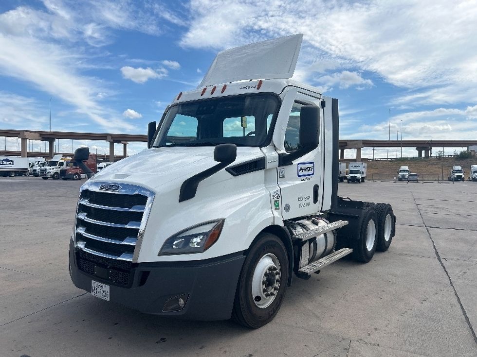 Day Cab Tractor-Heavy Duty Tractors-Freightliner-2022-T11664ST-Fort Worth-TX-360,362\n\t\tmiles-$ 66,500 - Image 3