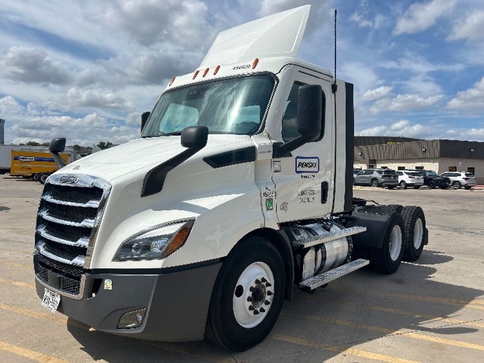 Day Cab Tractor-Heavy Duty Tractors-Freightliner-2022-T11664ST-Fort Worth-TX-411,611\n\t\tmiles-$ 62,250 - Image 3
