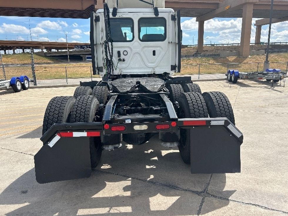 Day Cab Tractor-Heavy Duty Tractors-Freightliner-2022-T11664ST-Fort Worth-TX-411,611\n\t\tmiles-$ 62,250 - Image 6