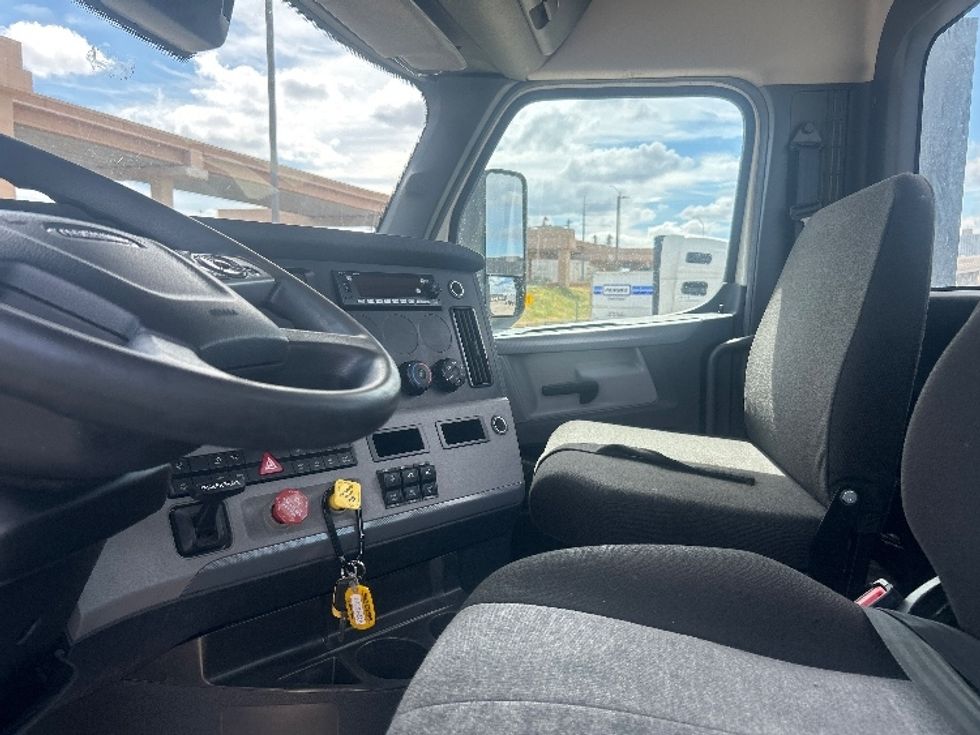 Day Cab Tractor-Heavy Duty Tractors-Freightliner-2022-T11664ST-Fort Worth-TX-447,993\n\t\tmiles-$ 58,750 - Image 10