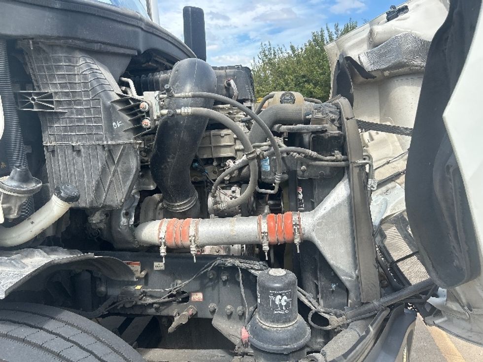 Day Cab Tractor-Heavy Duty Tractors-Freightliner-2022-T11664ST-Fort Worth-TX-447,993\n\t\tmiles-$ 58,750 - Image 15