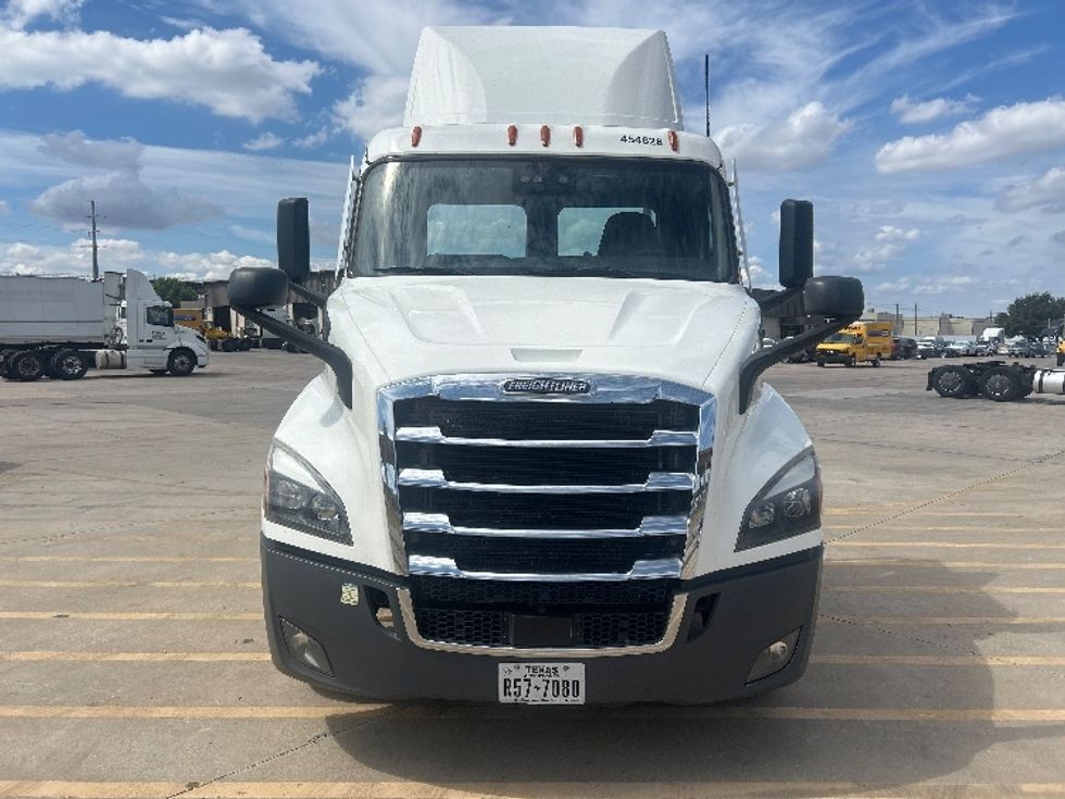 Day Cab Tractor-Heavy Duty Tractors-Freightliner-2022-T11664ST-Fort Worth-TX-447,993\n\t\tmiles-$ 58,750 - Image 2