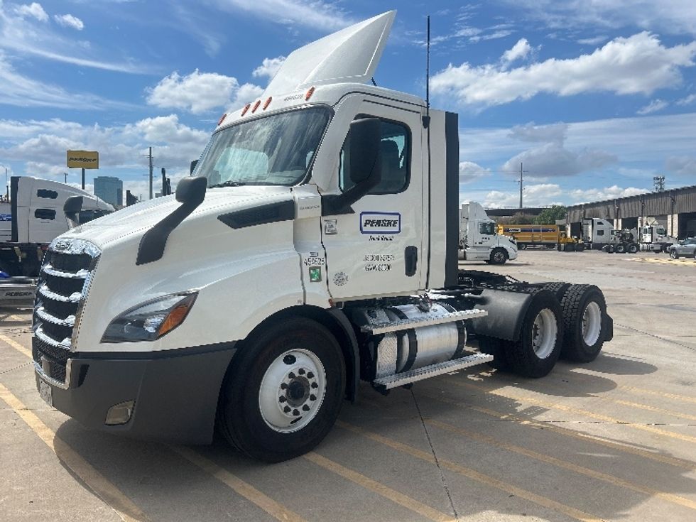 Day Cab Tractor-Heavy Duty Tractors-Freightliner-2022-T11664ST-Fort Worth-TX-447,993\n\t\tmiles-$ 58,750 - Image 3