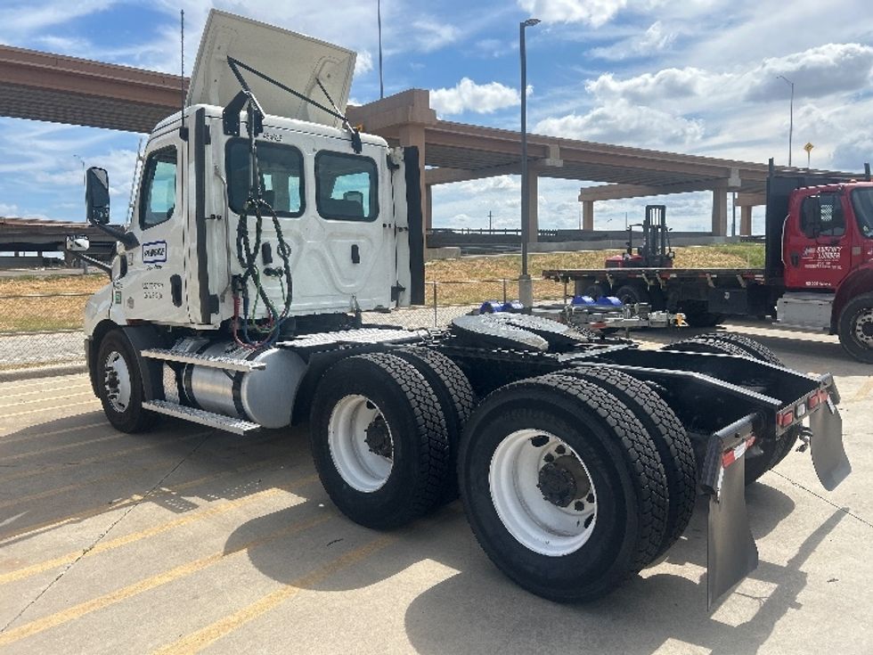 Day Cab Tractor-Heavy Duty Tractors-Freightliner-2022-T11664ST-Fort Worth-TX-447,993\n\t\tmiles-$ 58,750 - Image 5