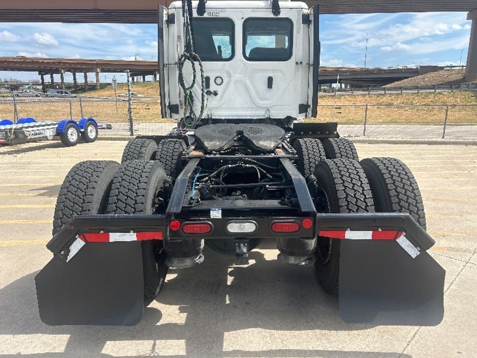 Day Cab Tractor-Heavy Duty Tractors-Freightliner-2022-T11664ST-Fort Worth-TX-447,993\n\t\tmiles-$ 58,750 - Image 6