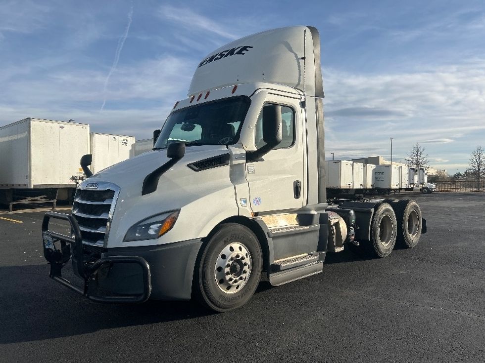 Day Cab Tractor-Heavy Duty Tractors-Freightliner-2022-T11664ST-Greeley-CO-388,100\n\t\tmiles-$ 67,750 - Image 3