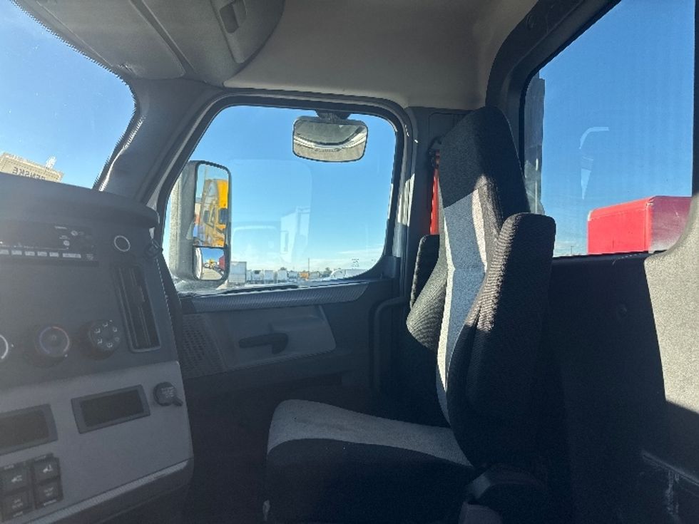 Day Cab Tractor-Heavy Duty Tractors-Freightliner-2022-T11664ST-Greeley-CO-496,903\n\t\tmiles-$ 51,500 - Image 10