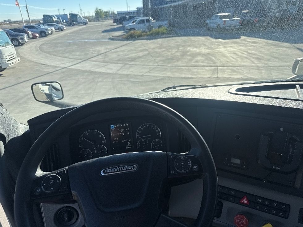 Day Cab Tractor-Heavy Duty Tractors-Freightliner-2022-T11664ST-Greeley-CO-496,903\n\t\tmiles-$ 51,500 - Image 11