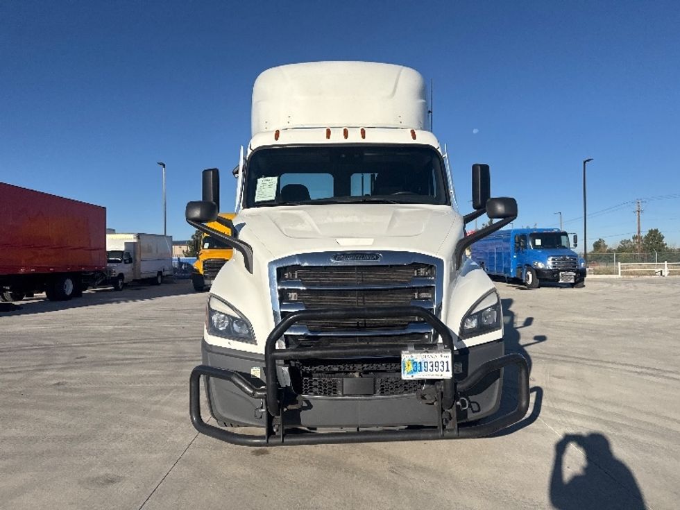 Day Cab Tractor-Heavy Duty Tractors-Freightliner-2022-T11664ST-Greeley-CO-496,903\n\t\tmiles-$ 51,500 - Image 2