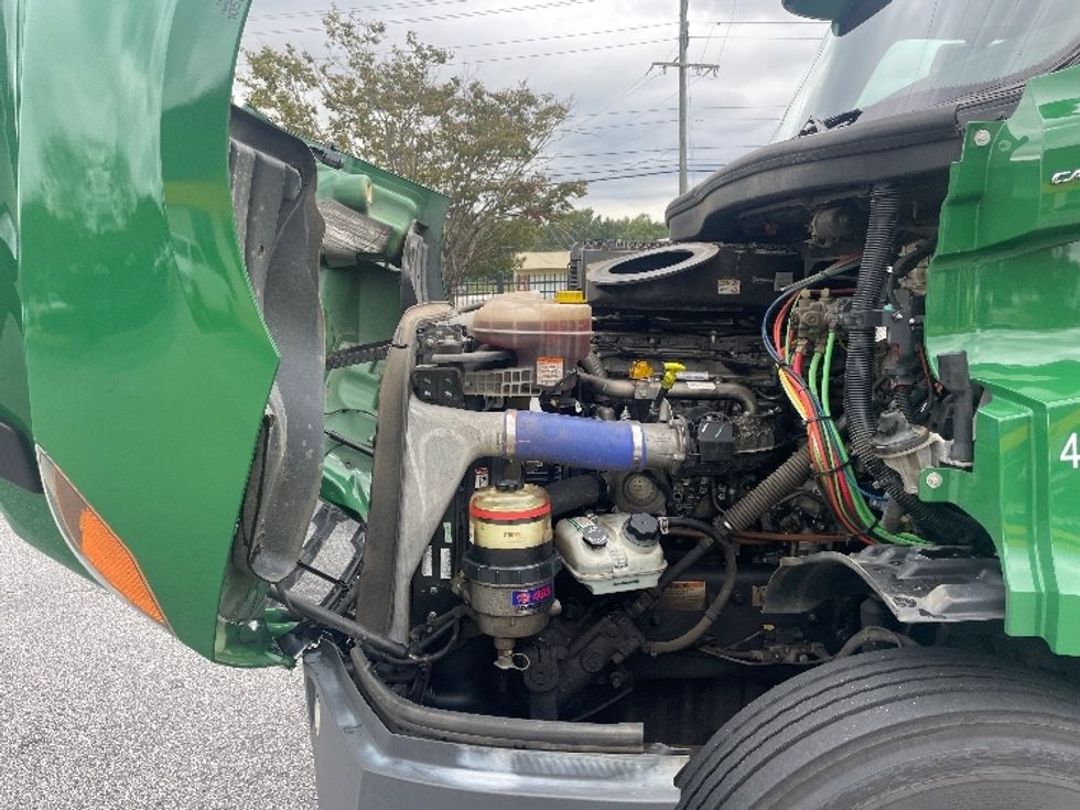 Day Cab Tractor-Heavy Duty Tractors-Freightliner-2022-T11664ST-Greenville-SC-344,759\n\t\tmiles-$ 68,250 - Image 16