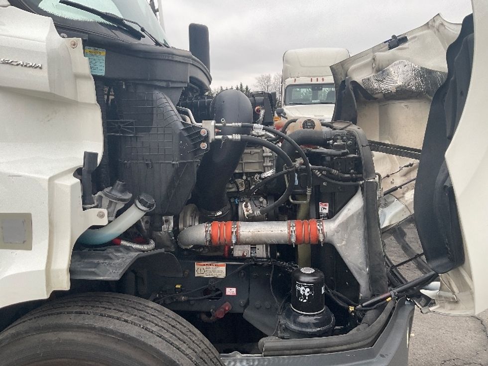 Day Cab Tractor-Heavy Duty Tractors-Freightliner-2022-T11664ST-Harrisburg-PA-447,853\n\t\tmiles-$ 54,250 - Image 15