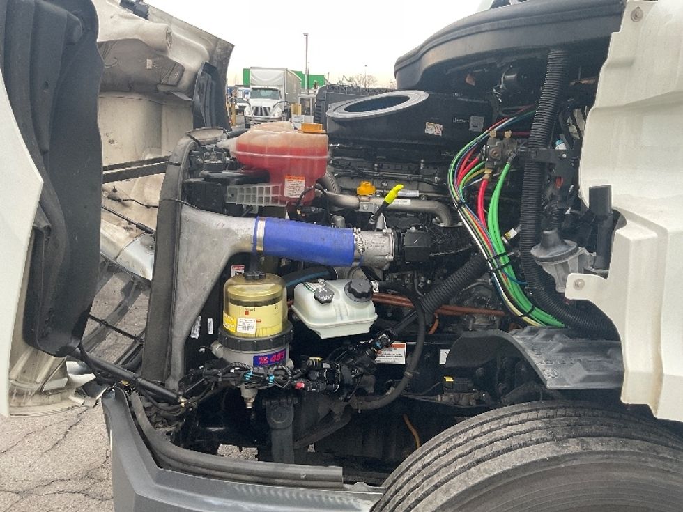 Day Cab Tractor-Heavy Duty Tractors-Freightliner-2022-T11664ST-Harrisburg-PA-447,853\n\t\tmiles-$ 54,250 - Image 16