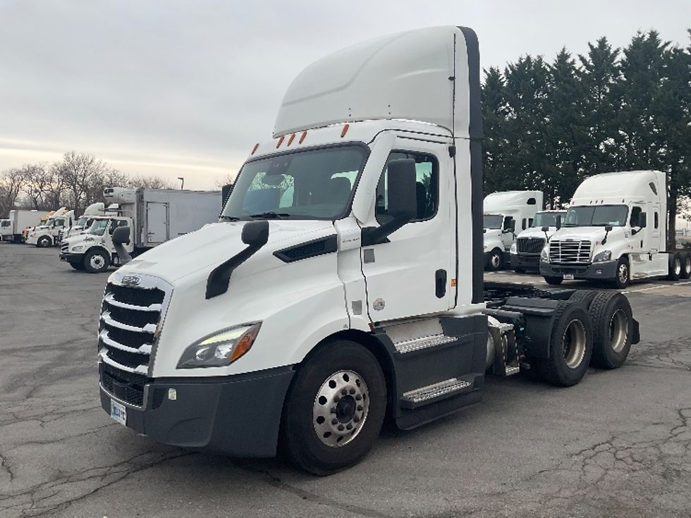 Day Cab Tractor-Heavy Duty Tractors-Freightliner-2022-T11664ST-Harrisburg-PA-447,853\n\t\tmiles-$ 54,250 - Image 3