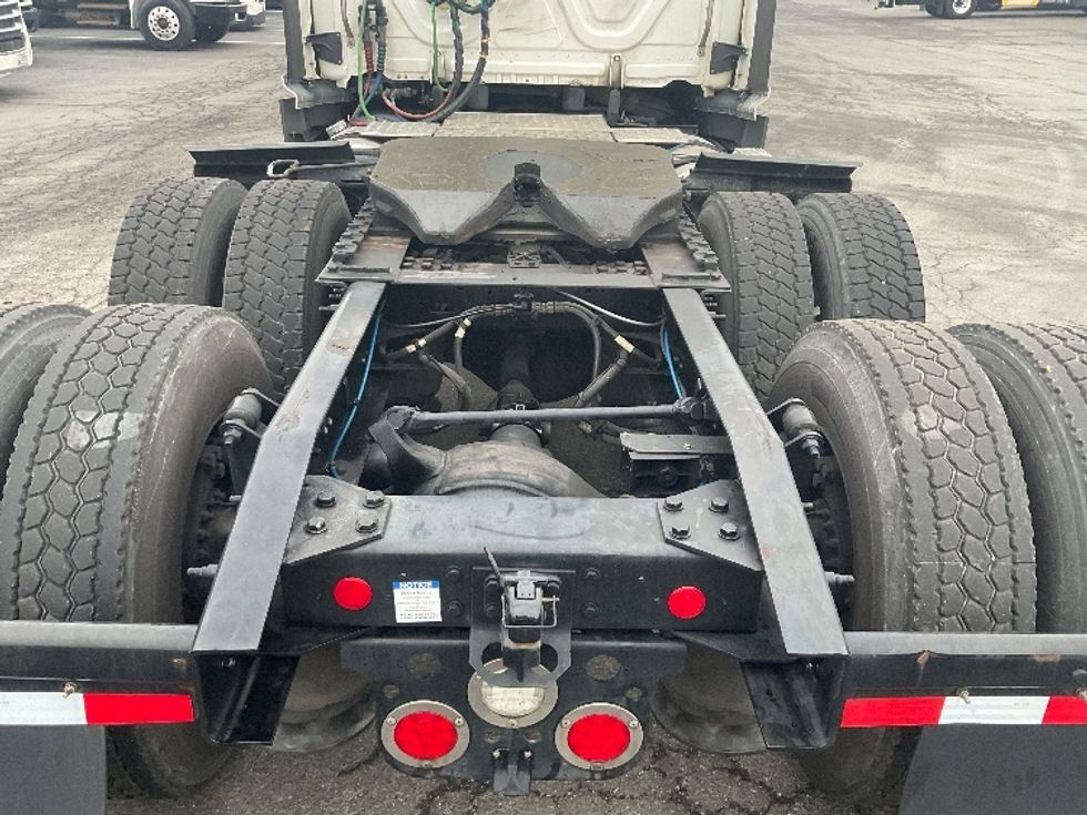 Day Cab Tractor-Heavy Duty Tractors-Freightliner-2022-T11664ST-Harrisburg-PA-447,853\n\t\tmiles-$ 54,250 - Image 6