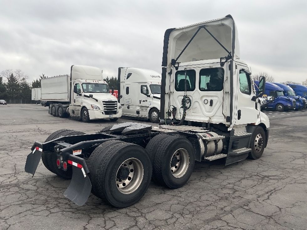 Day Cab Tractor-Heavy Duty Tractors-Freightliner-2022-T11664ST-Harrisburg-PA-447,853\n\t\tmiles-$ 54,250 - Image 7