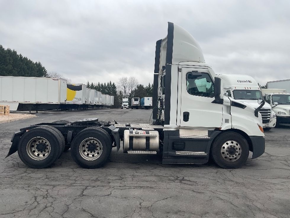 Day Cab Tractor-Heavy Duty Tractors-Freightliner-2022-T11664ST-Harrisburg-PA-447,853\n\t\tmiles-$ 54,250 - Image 8
