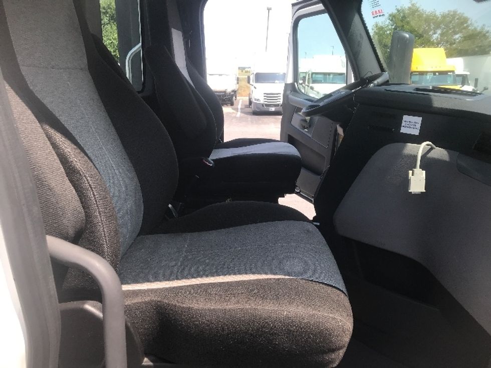 Day Cab Tractor-Heavy Duty Tractors-Freightliner-2022-T11664ST-Harrisburg-PA-465,724\n\t\tmiles-$ 55,500 - Image 14