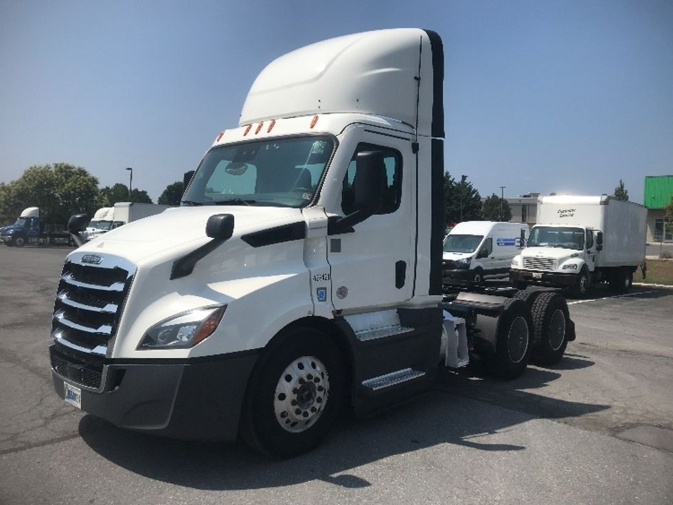 Day Cab Tractor-Heavy Duty Tractors-Freightliner-2022-T11664ST-Harrisburg-PA-465,724\n\t\tmiles-$ 55,500 - Image 3