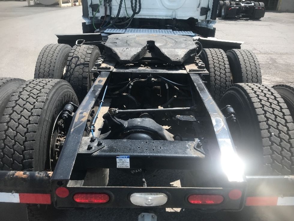 Day Cab Tractor-Heavy Duty Tractors-Freightliner-2022-T11664ST-Harrisburg-PA-465,724\n\t\tmiles-$ 55,500 - Image 6