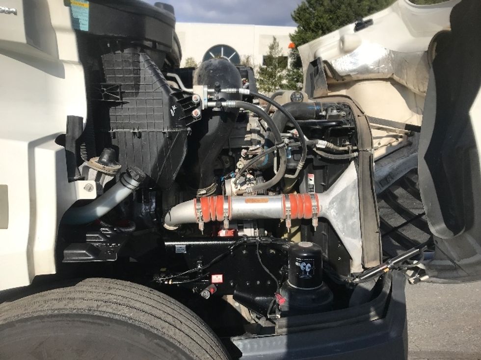 Day Cab Tractor-Heavy Duty Tractors-Freightliner-2022-T11664ST-Harrisburg-PA-505,026\n\t\tmiles-$ 44,250 - Image 15