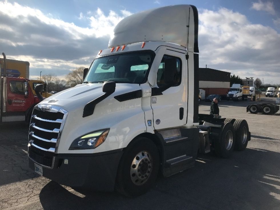 Day Cab Tractor-Heavy Duty Tractors-Freightliner-2022-T11664ST-Harrisburg-PA-505,026\n\t\tmiles-$ 44,250 - Image 3