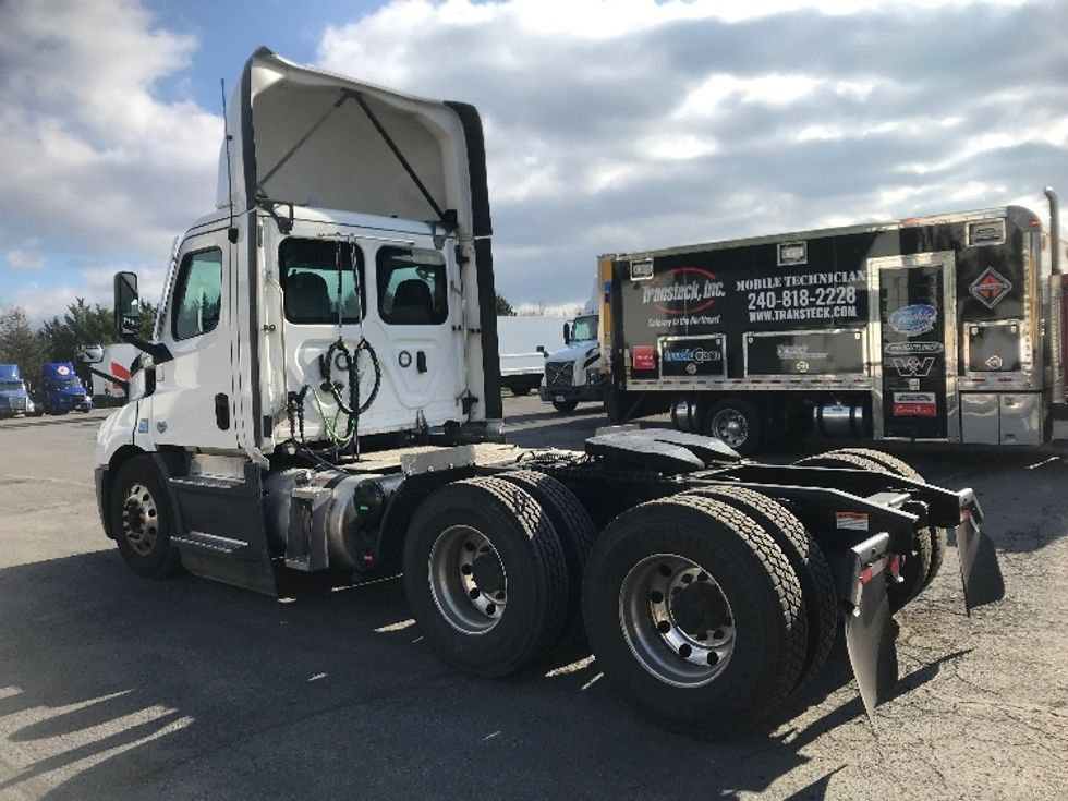 Day Cab Tractor-Heavy Duty Tractors-Freightliner-2022-T11664ST-Harrisburg-PA-505,026\n\t\tmiles-$ 44,250 - Image 5