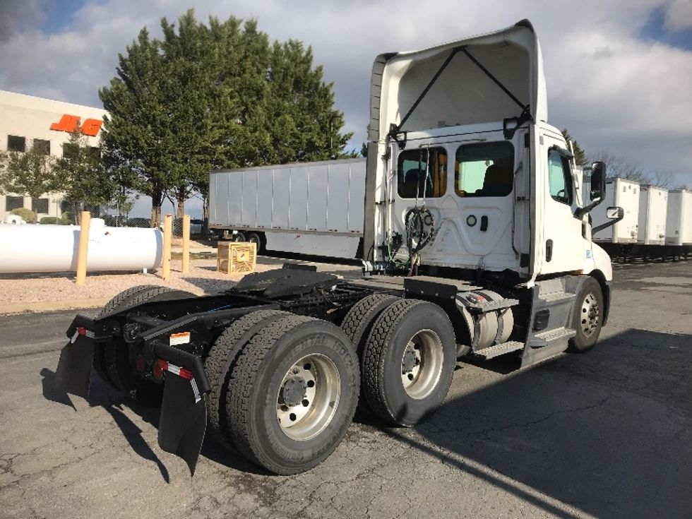 Day Cab Tractor-Heavy Duty Tractors-Freightliner-2022-T11664ST-Harrisburg-PA-505,026\n\t\tmiles-$ 44,250 - Image 7