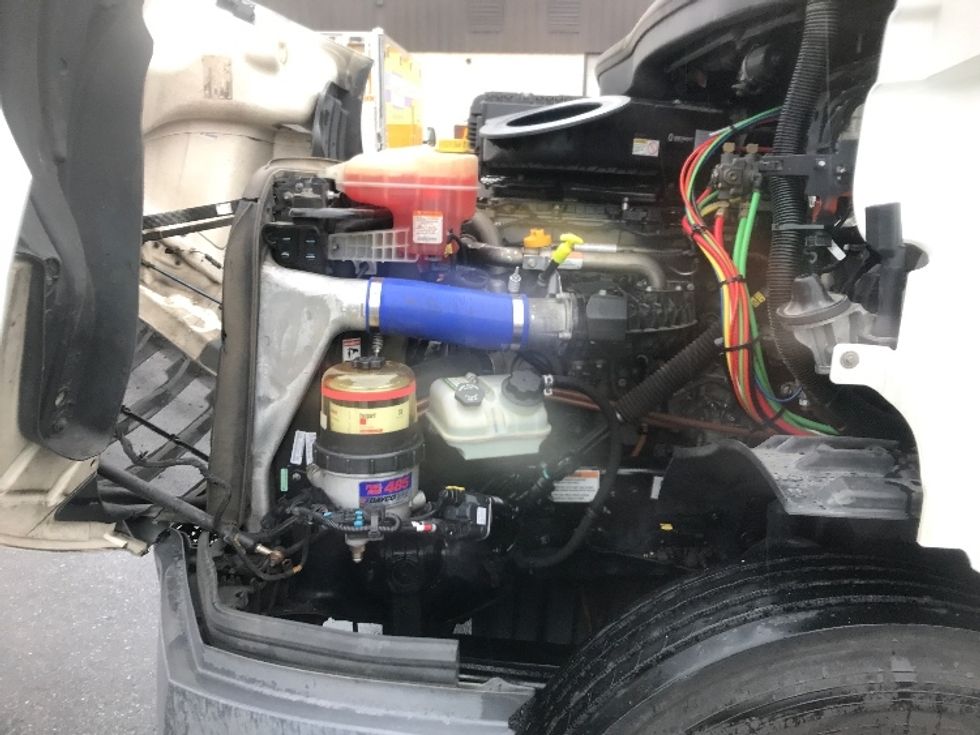 Day Cab Tractor-Heavy Duty Tractors-Freightliner-2022-T11664ST-Harrisburg-PA-554,541\n\t\tmiles-$ 38,750 - Image 16