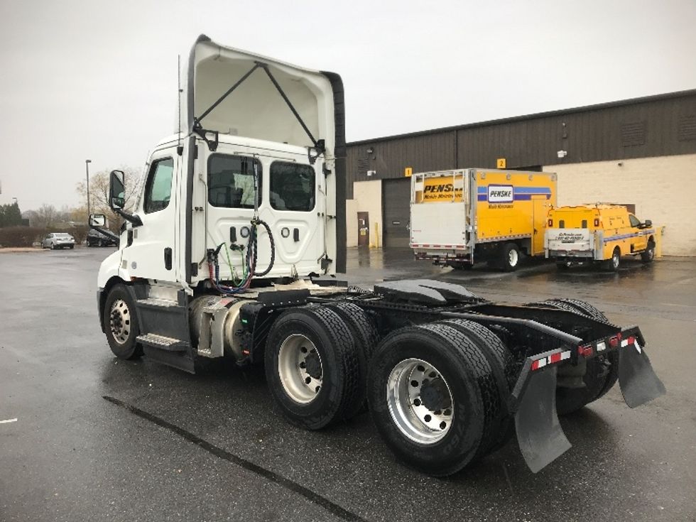 Day Cab Tractor-Heavy Duty Tractors-Freightliner-2022-T11664ST-Harrisburg-PA-554,541\n\t\tmiles-$ 38,750 - Image 5