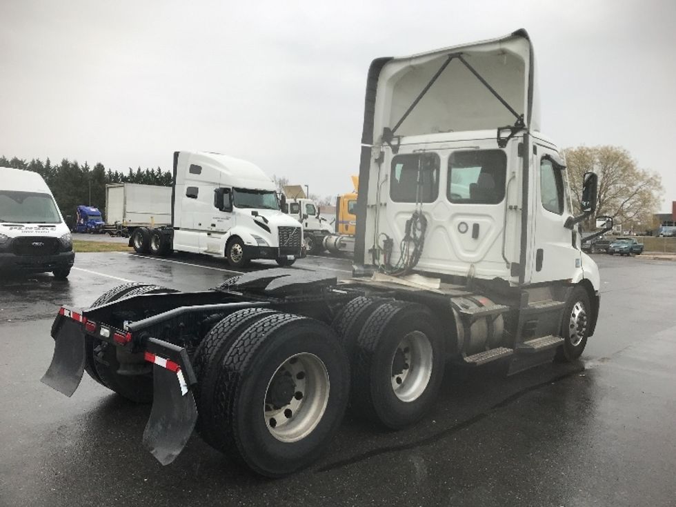 Day Cab Tractor-Heavy Duty Tractors-Freightliner-2022-T11664ST-Harrisburg-PA-554,541\n\t\tmiles-$ 38,750 - Image 7