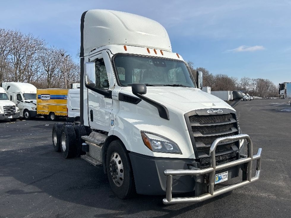 Day Cab Tractor-Heavy Duty Tractors-Freightliner-2022-T11664ST-Indianapolis-IN-515,733\n\t\tmiles-$ 49,000 - Image 1