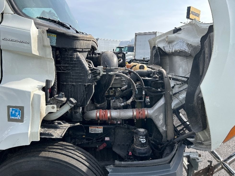 Day Cab Tractor-Heavy Duty Tractors-Freightliner-2022-T11664ST-Indianapolis-IN-515,733\n\t\tmiles-$ 49,000 - Image 15