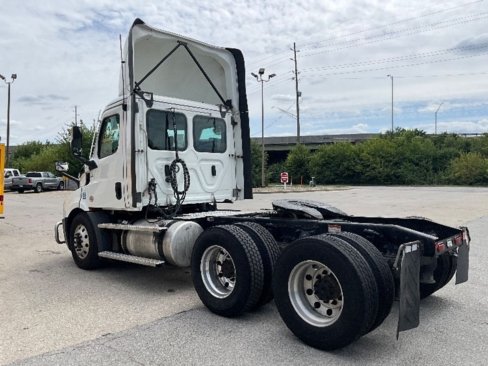 Day Cab Tractor-Heavy Duty Tractors-Freightliner-2022-T11664ST-Indianapolis-IN-579,460\n\t\tmiles-$ 42,500 - Image 5