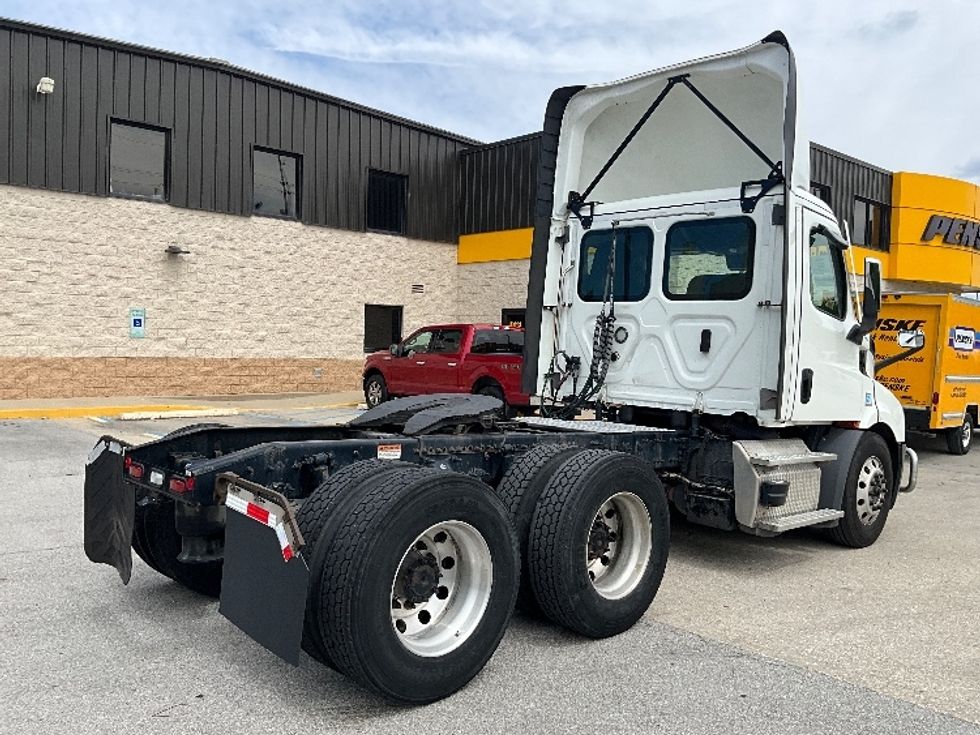 Day Cab Tractor-Heavy Duty Tractors-Freightliner-2022-T11664ST-Indianapolis-IN-579,460\n\t\tmiles-$ 42,500 - Image 7