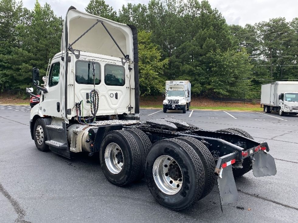 Day Cab Tractor-Heavy Duty Tractors-Freightliner-2022-T11664ST-Kennesaw-GA-627,180\n\t\tmiles-$ 33,750 - Image 5