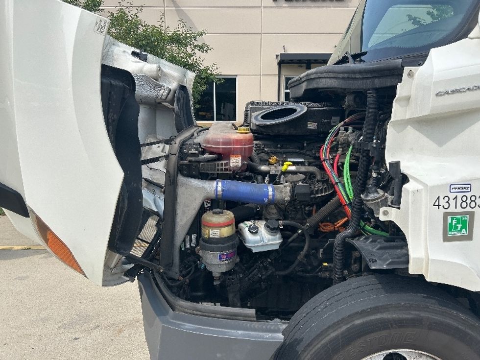 Day Cab Tractor-Heavy Duty Tractors-Freightliner-2022-T11664ST-La Porte-IN-166,270\n\t\tmiles-$ 73,000 - Image 16