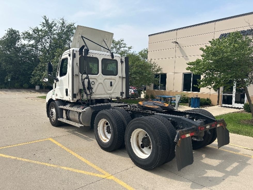 Day Cab Tractor-Heavy Duty Tractors-Freightliner-2022-T11664ST-La Porte-IN-166,270\n\t\tmiles-$ 73,000 - Image 5