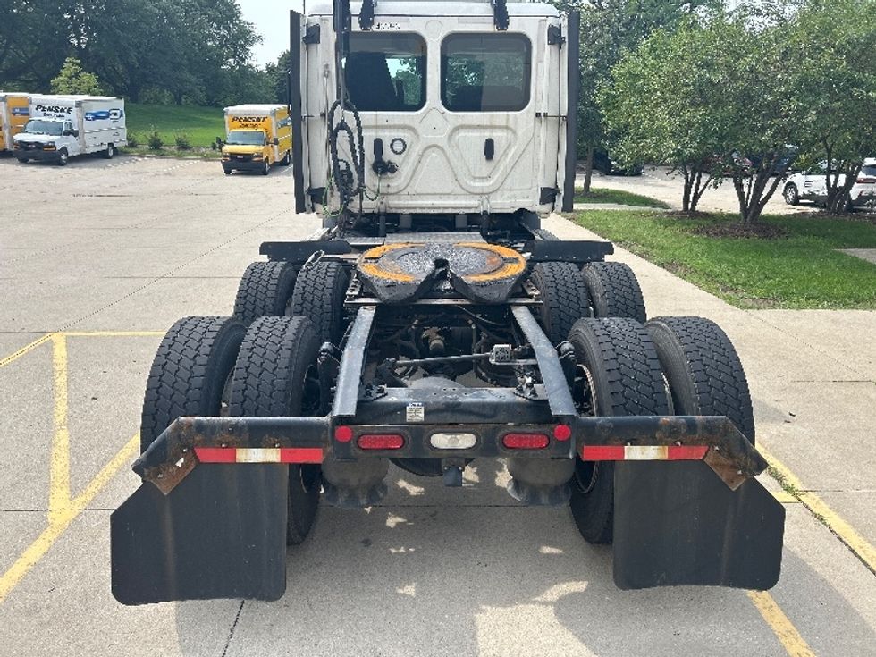 Day Cab Tractor-Heavy Duty Tractors-Freightliner-2022-T11664ST-La Porte-IN-166,270\n\t\tmiles-$ 73,000 - Image 6