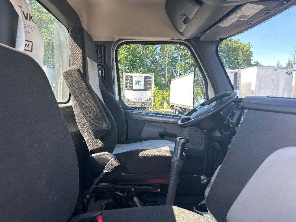 Day Cab Tractor-Heavy Duty Tractors-Freightliner-2022-T11664ST-Liverpool-NY-225,565\n\t\tmiles-$ 63,250 - Image 14